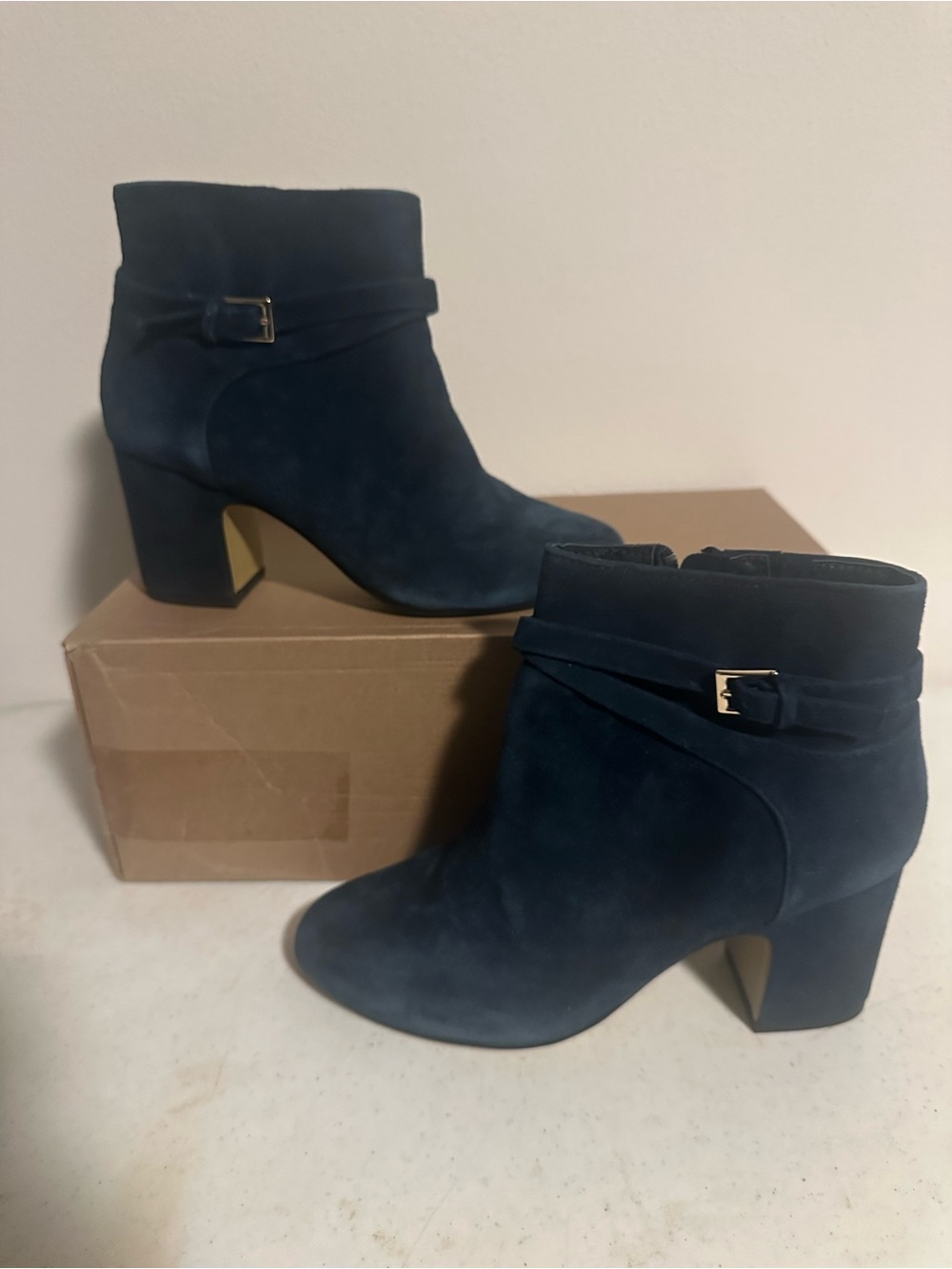 Bella Vita Arlette Women’s 7.5 Navy Suede Leather Buckle Ankle Boots NWOB